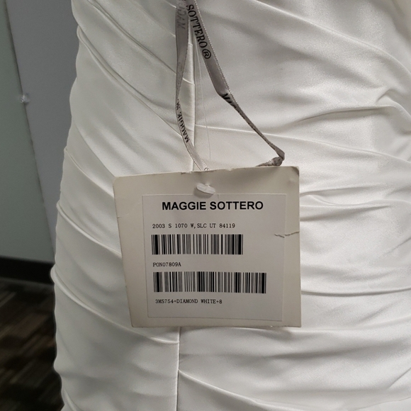 NWT Maggie Sottero wedding, beaded, size 8, mermaid - Picture 7 of 7